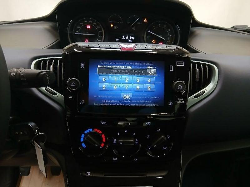 Lancia Ypsilon 1.0 firefly hybrid Gold Plus s&s 70cv