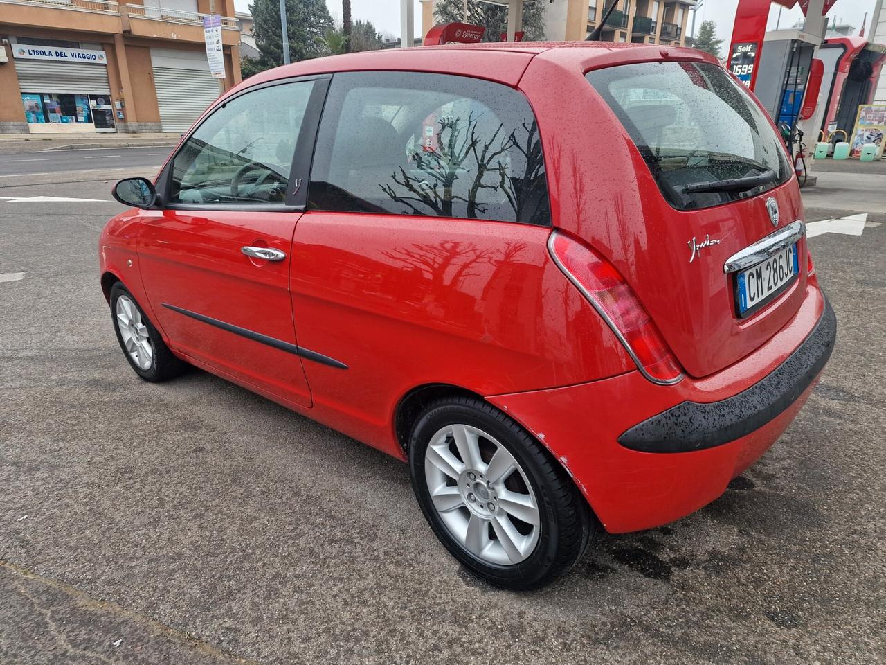 Lancia Ypsilon 1.4 16V Platino
