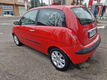 Lancia Ypsilon 1.4 16V Platino