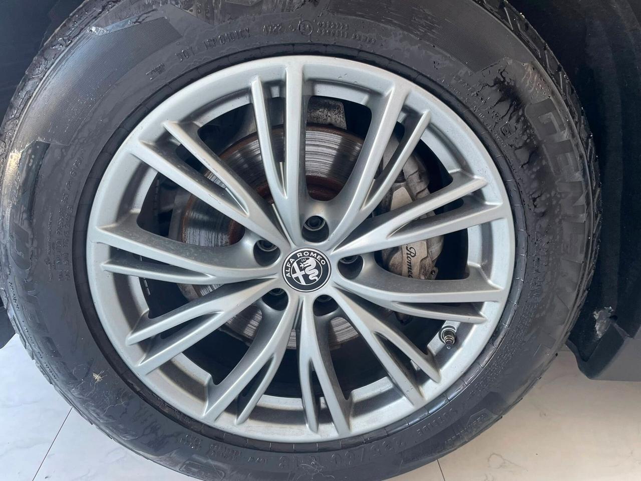 Alfa Romeo Stelvio 2.2 Turbodiesel 160 CV AT8 RWD Super Business