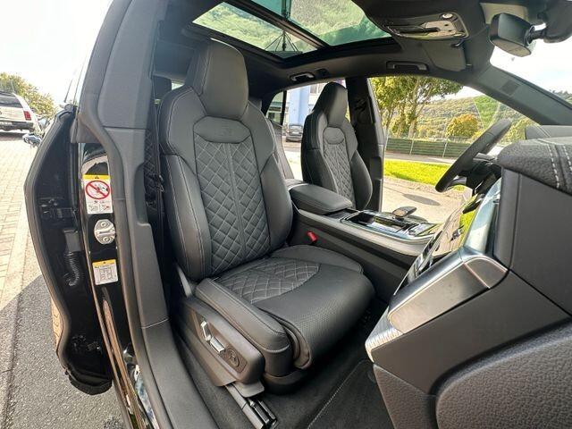 Audi Q8 50 30tdi S-line 23"-Pano-Matrix-Valc.Rombi-Sedili.Climatiz-B&O