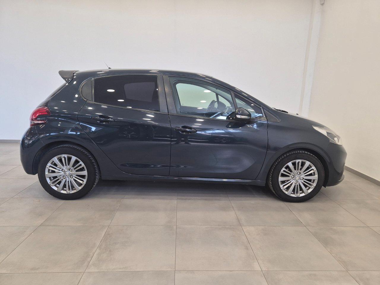 Peugeot 208 5p 1.2 puretech Active gpl 82cv - UNIPROPRIETARIO - NEOPATENTATI - Sens. park. - Cruise/Lim