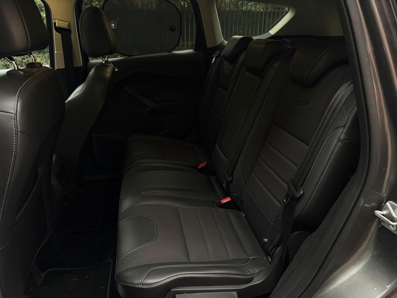 Ford Kuga 2.0 TDCI 140 CV 4WD Powershift Business