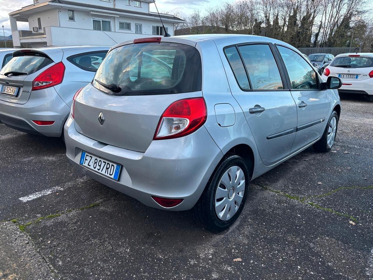 Renault Clio 1.2 5 porte - 2010