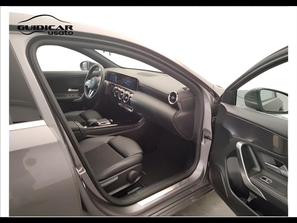 Mercedes-Benz Classe A - W177 2018 - A 180 d Sport auto