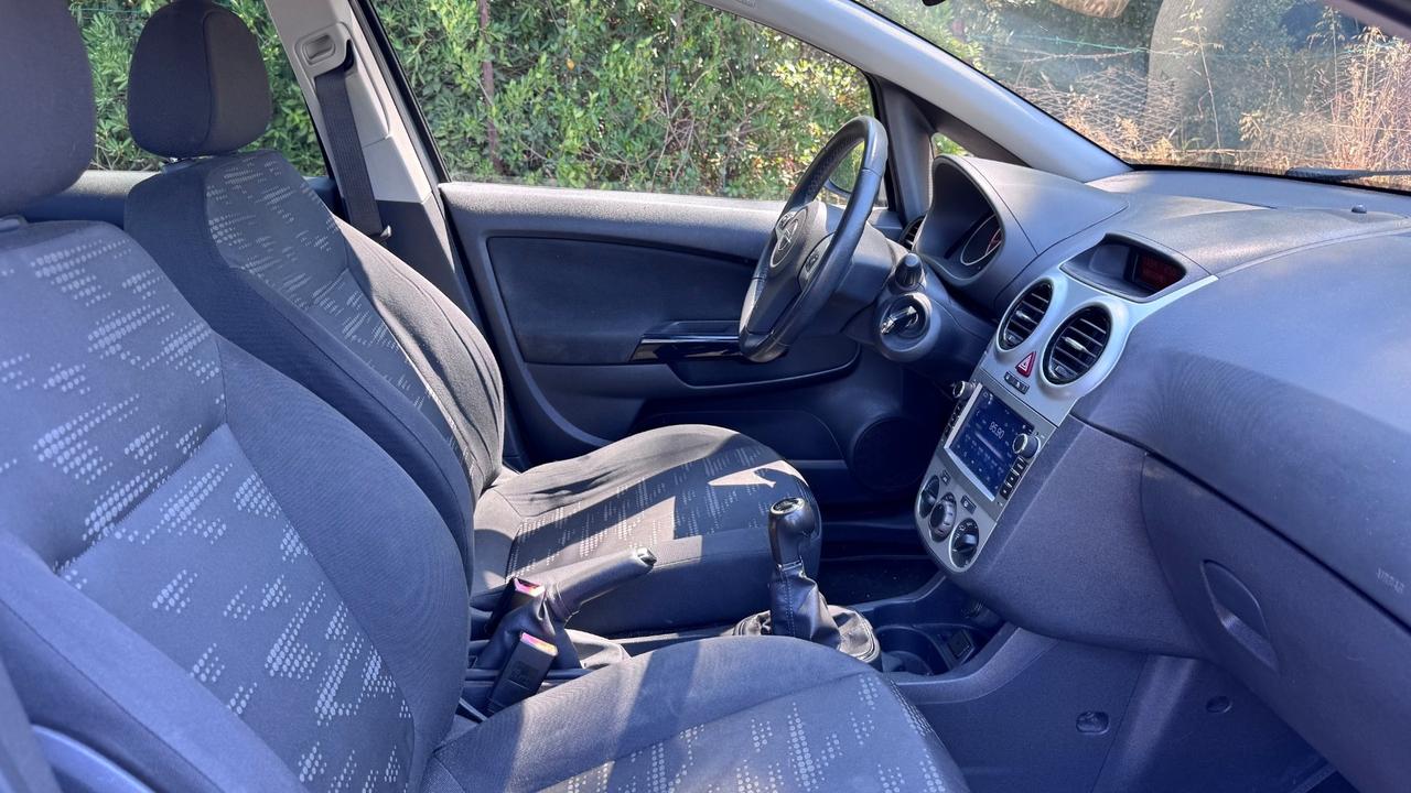 Opel Corsa 1.2 5 porte Club