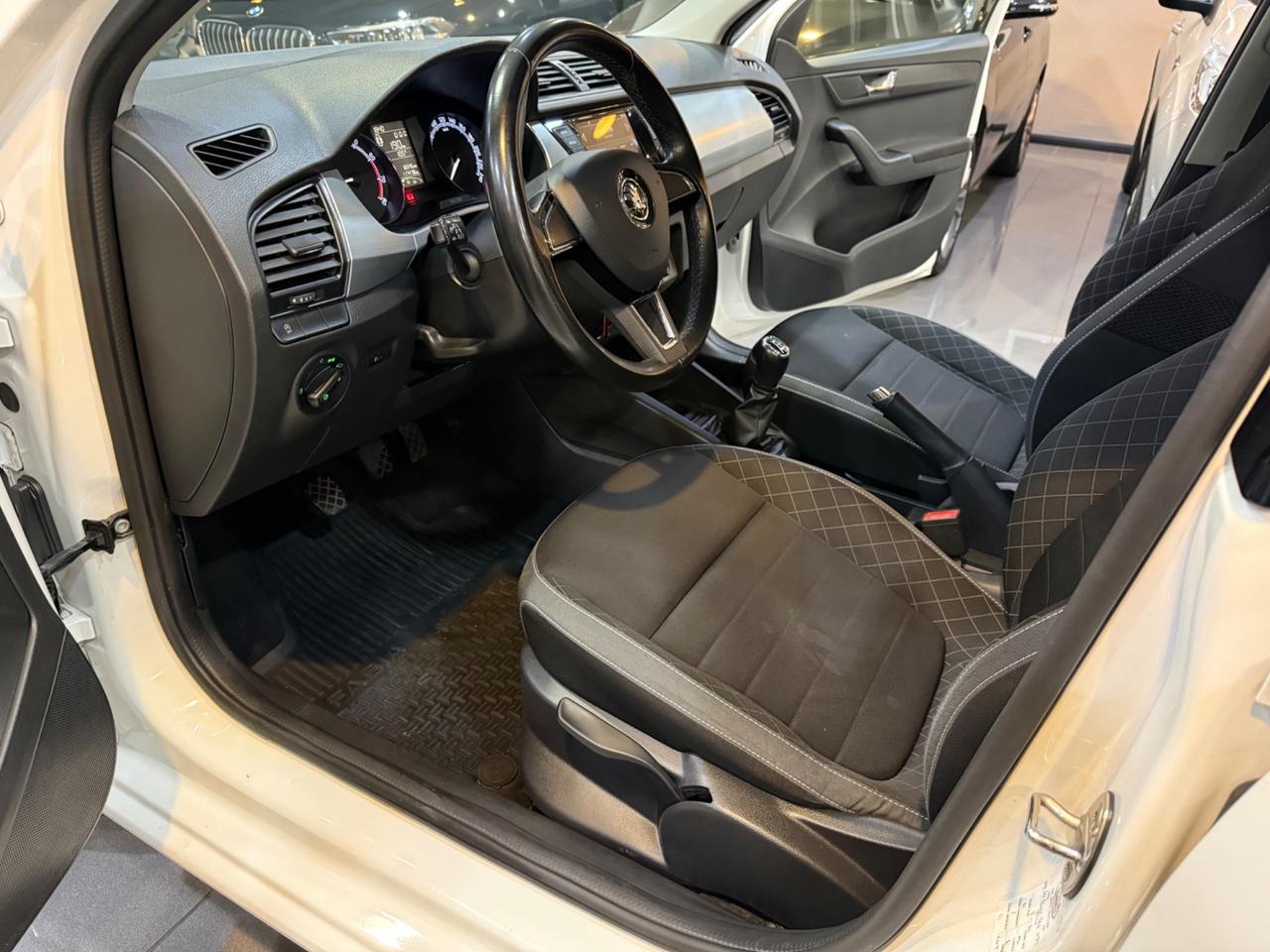 Skoda Fabia Berlina 1.0 mpi Business 75cv NEOPATENTATI !!