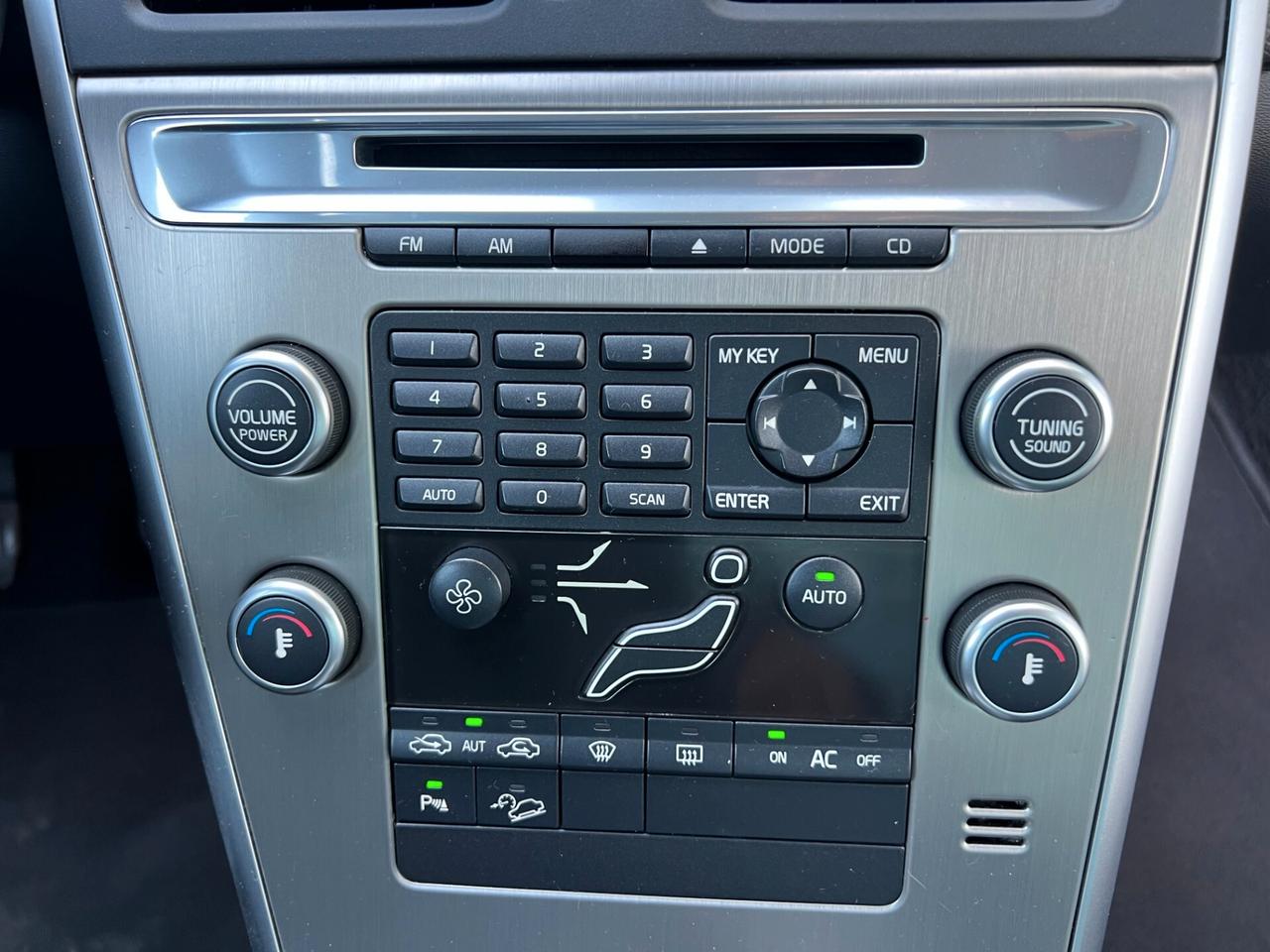 Volvo XC 60 D5 AWD/UNICA PROP.