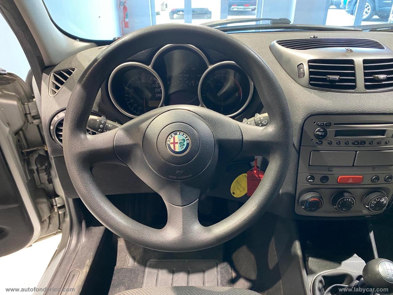 ALFA ROMEO 147 1.9 JTD 115CV 5p. Distinctive