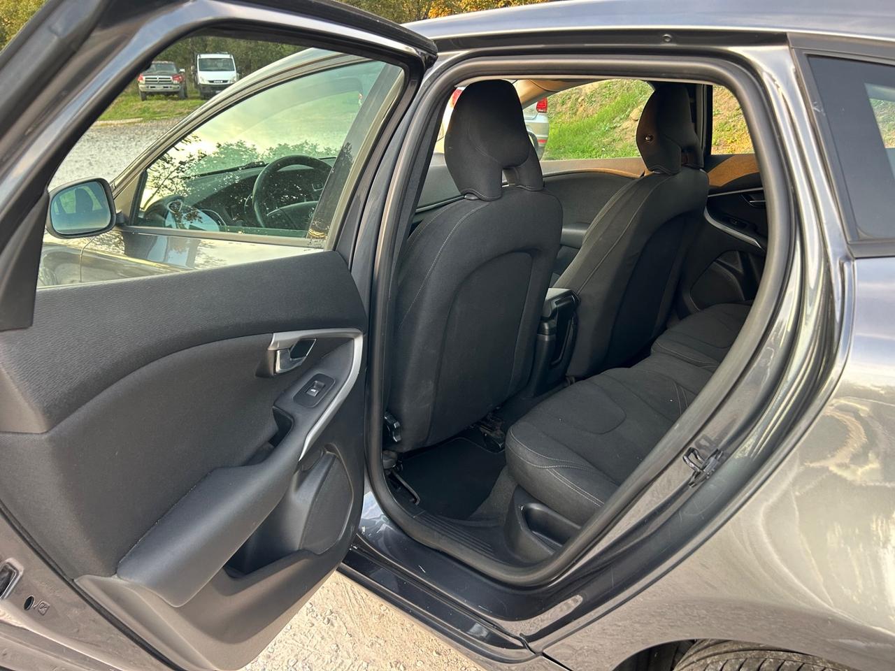 Volvo V40 D2 1.6 Summum
