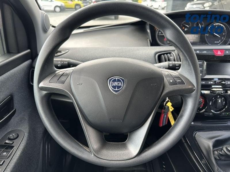 Lancia Ypsilon 1.0 FireFly 5 porte S&S Hybrid Silver