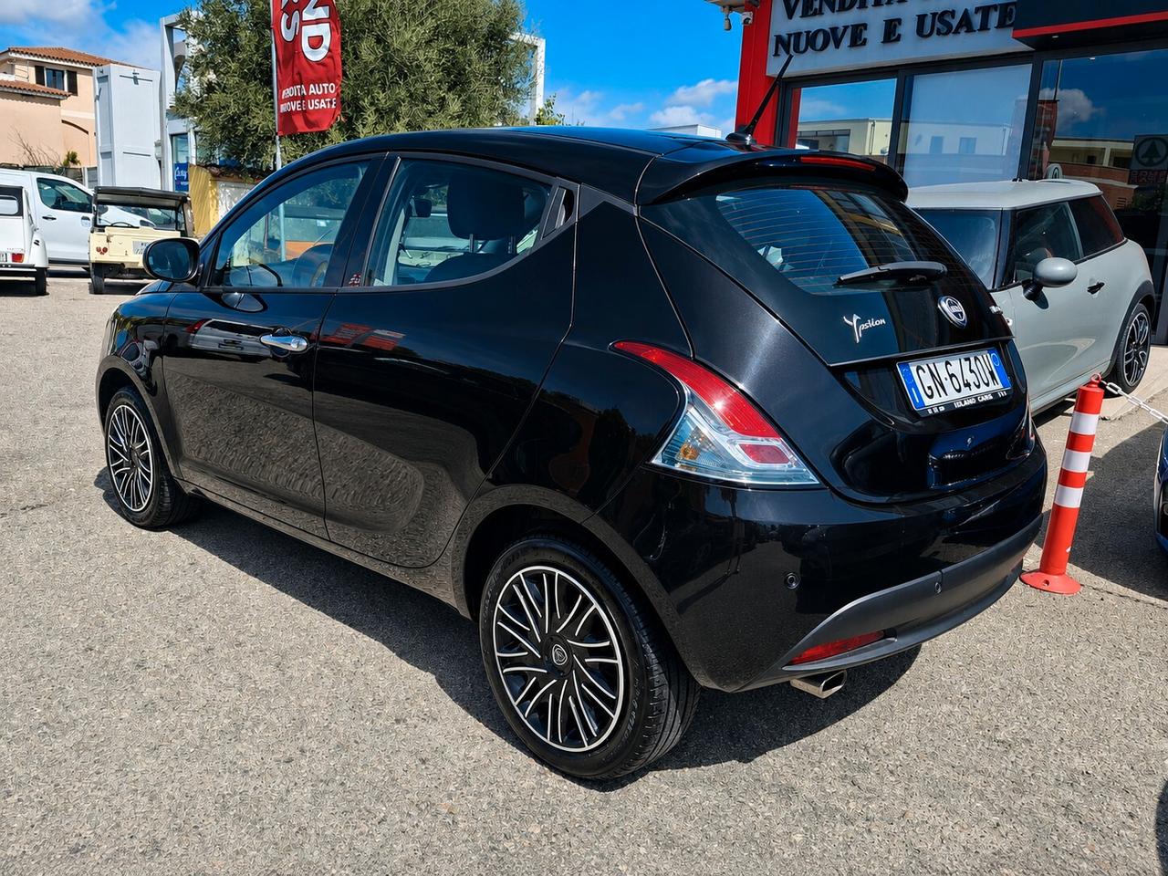 Lancia Ypsilon 1.0 Hybrid Gold 70cv