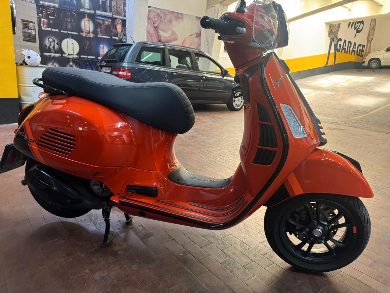 Piaggio Vespa 300 GTS