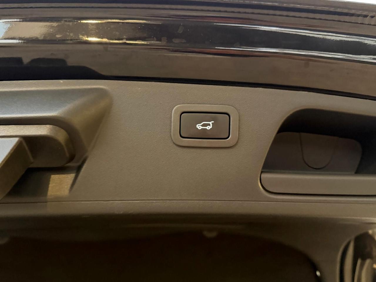 JAGUAR E-PACE 2.0D AWD R-DYNAMIC BLACK MHEV 204CV TETTO PELLE NAVI ANNO 2022