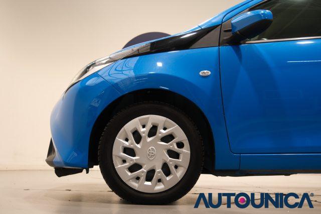 TOYOTA Aygo 1.0 VVT-i 72 CV 5 PORTE X-PLAY MMT NEOPATENTATI