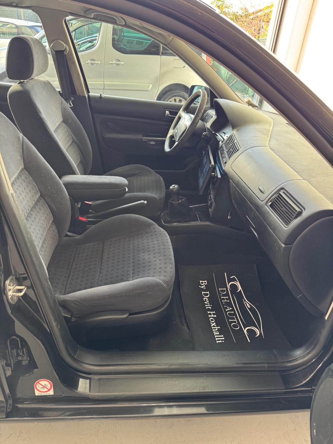 Volkswagen Golf 1.6 cat 5 porte