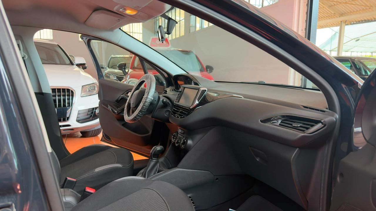 Peugeot 208 PureTech 82 5 porte Allure