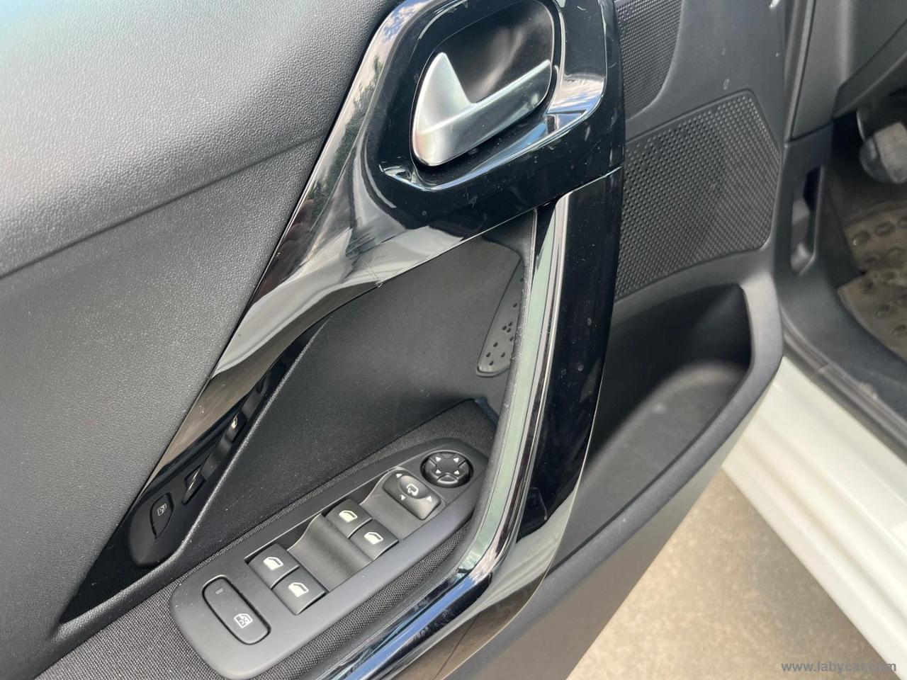 PEUGEOT 208 PureTech 82 5p. Allure COME NUOVA