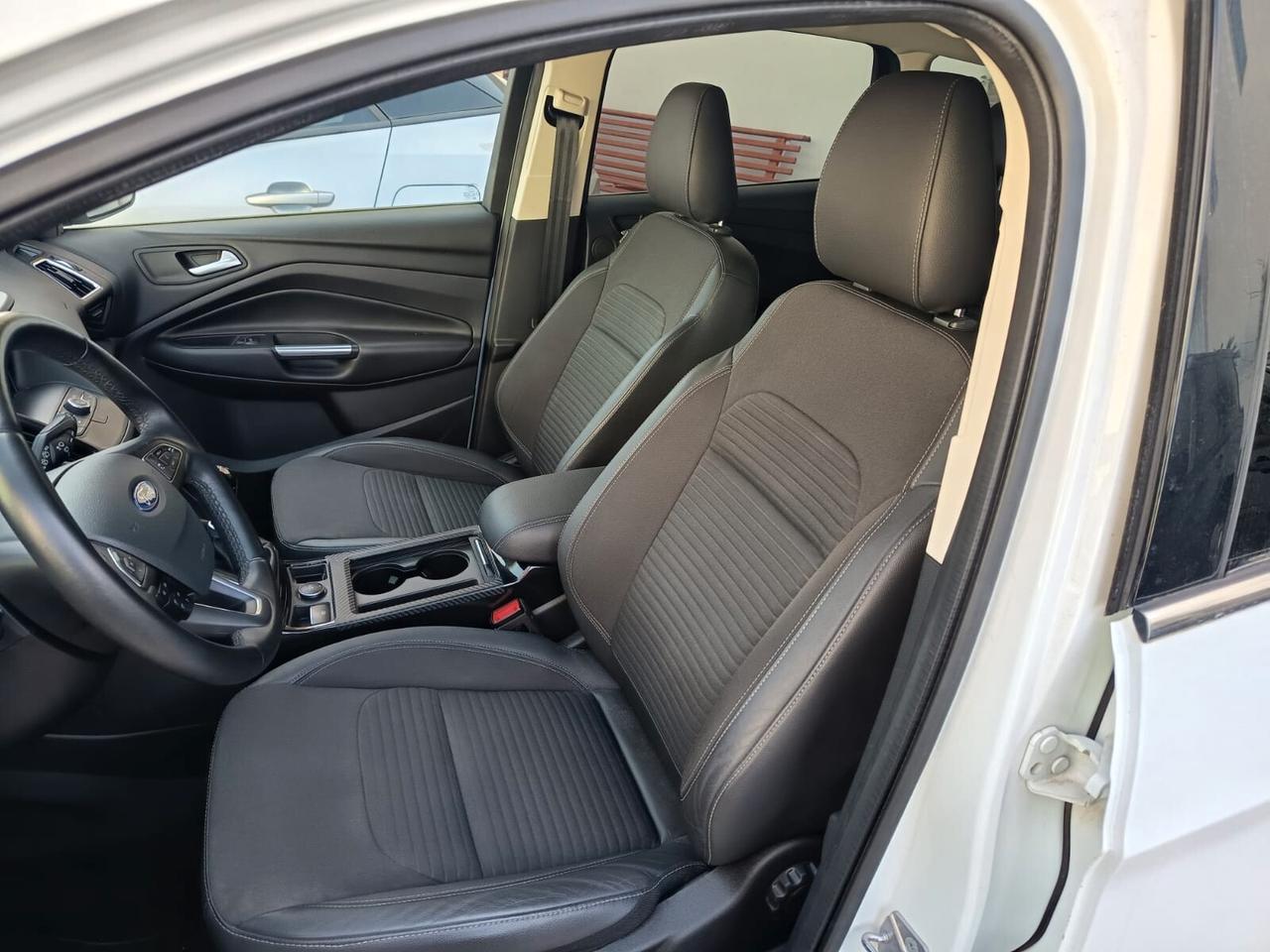 Ford Kuga 1.5 TDCI 120 CV S&S 2WD Titanium