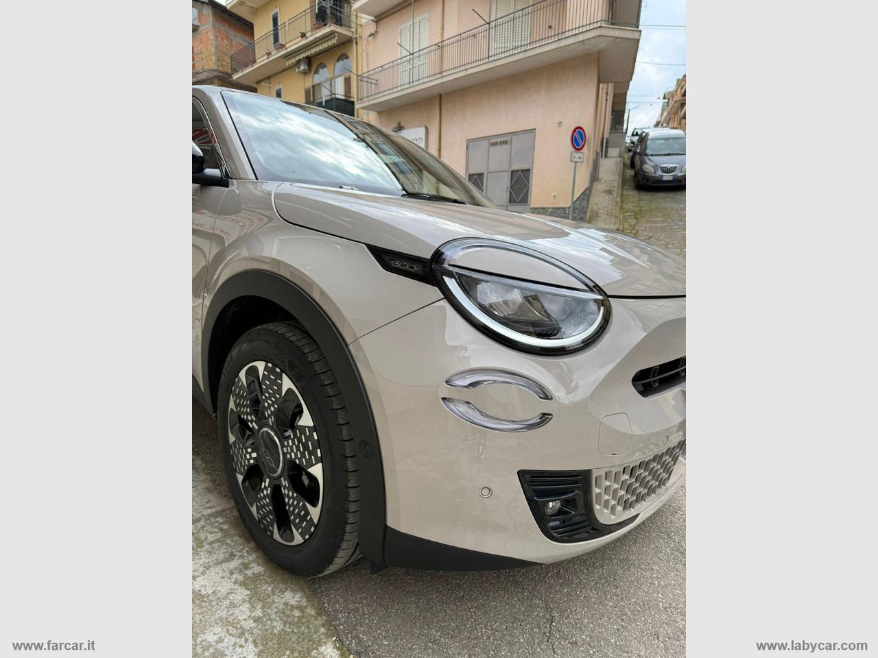 FIAT 600 Hybrid 110 CV DCT MHEV La Prima II