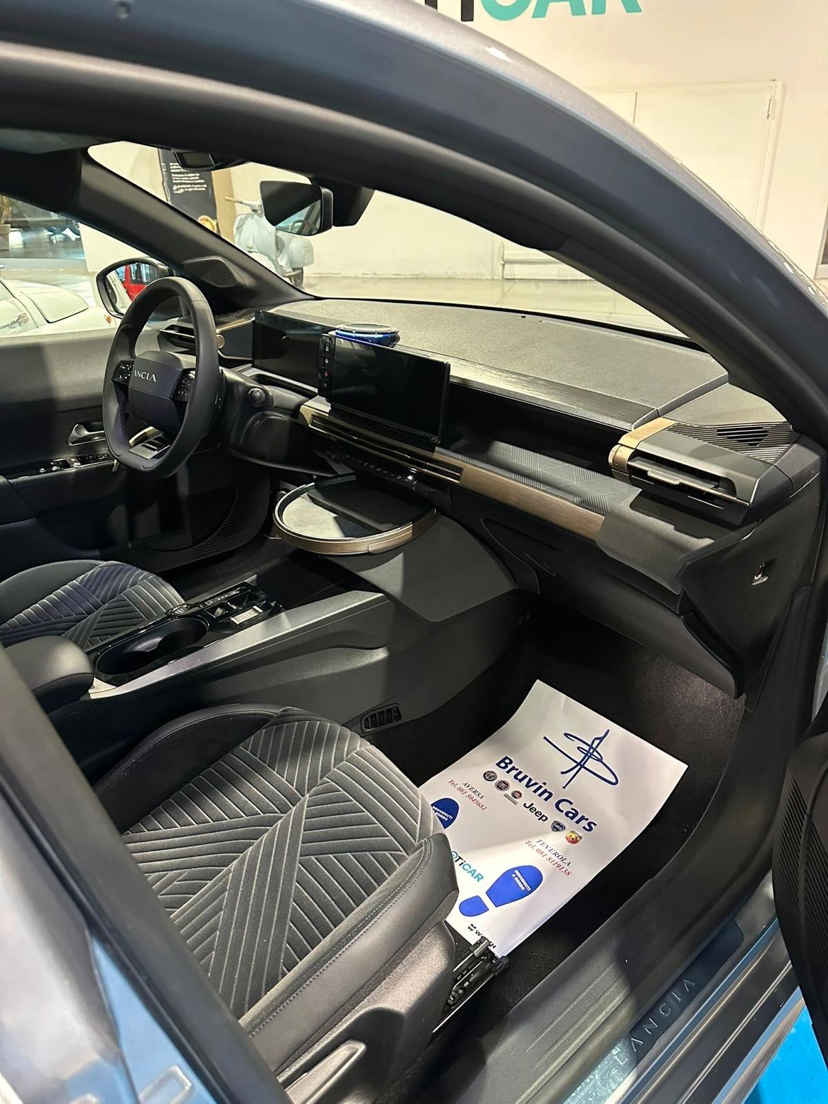 Lancia Ypsilon Hybrid e-DCT LX aziendale full