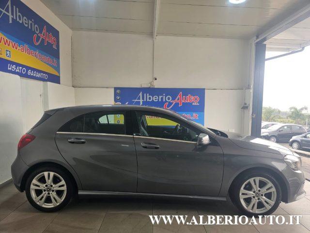 MERCEDES-BENZ A 180 d Automatic Premium