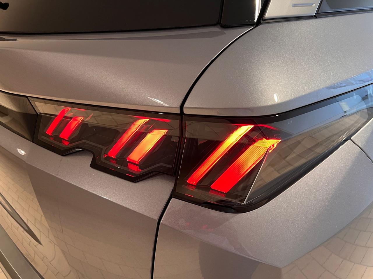 Peugeot 5008 Hybrid 145 e-DCS6 Allure