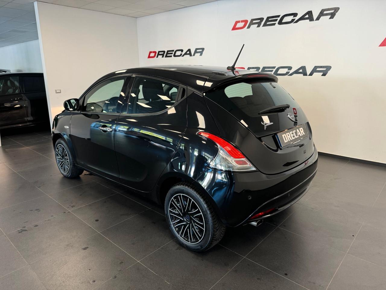 Lancia Ypsilon 1.2 69 CV 5 porte S&S Gold NEOPATENTATI