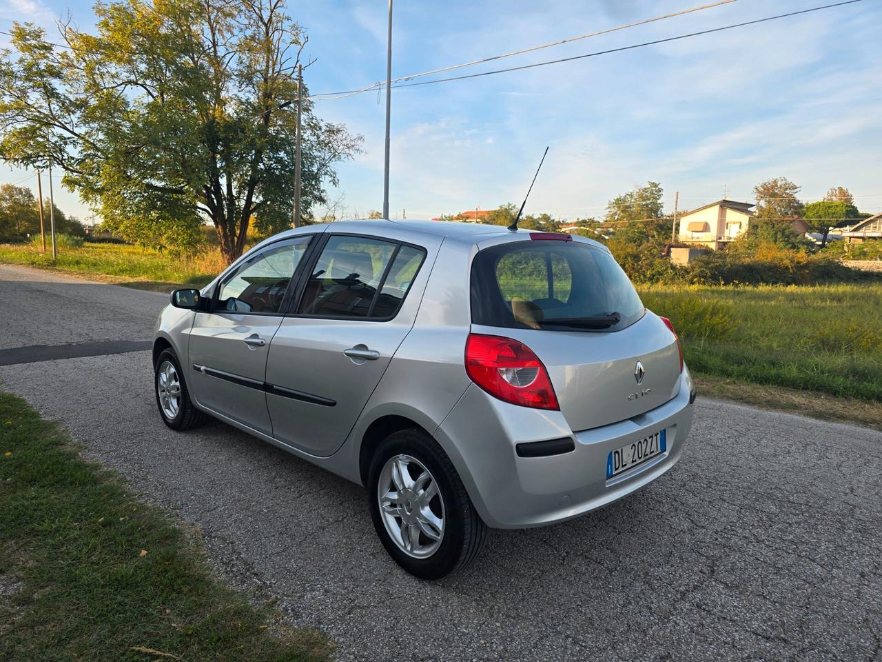 Renault Clio 1.2 Benzina con GARANZIA- NEOPATENTATI