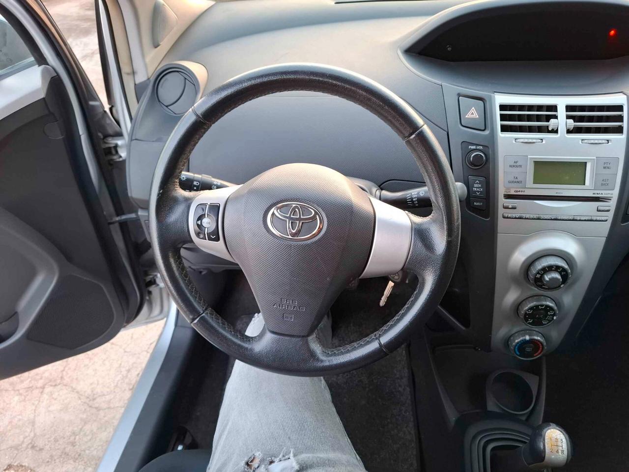 TOYOTA YARIS 1.0 BENZINA 5 PORTE - 2007
