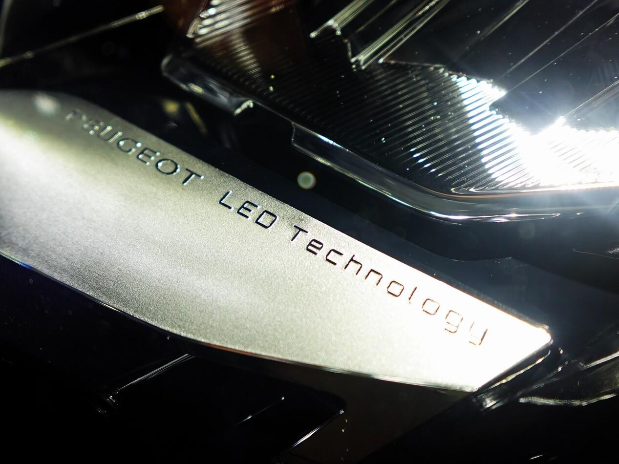 Peugeot 5008 1.5 BlueHDI 130 CV EAT8 ALLURE