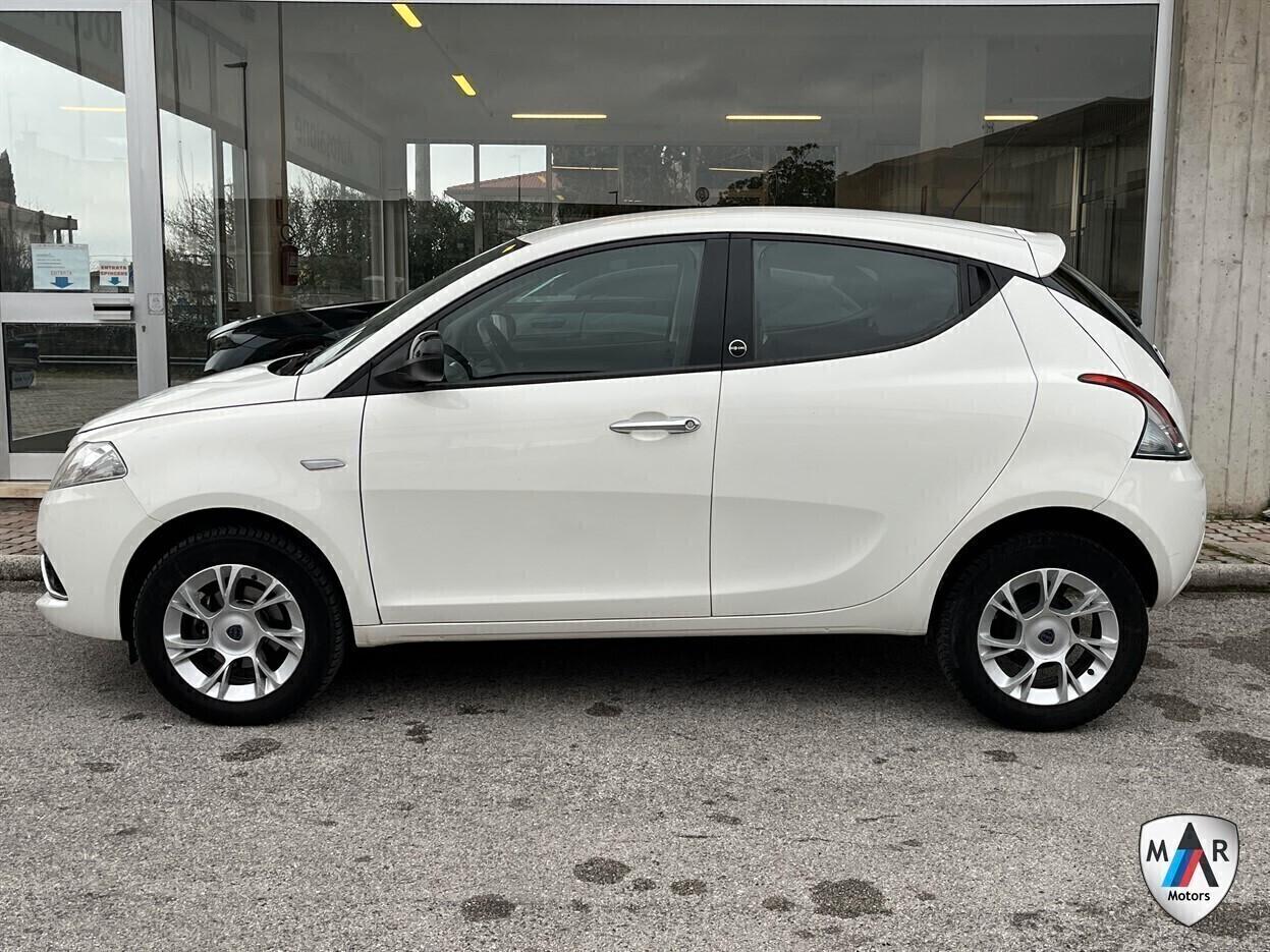 Lancia Ypsilon 0.9 TwinAir 85 CV 5 porte Metano Ecochic Gold
