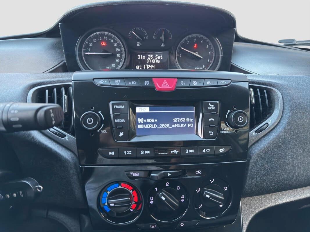 Lancia Ypsilon 1.2 benzina 69 CV 5 porte Elefantino Blu 2019