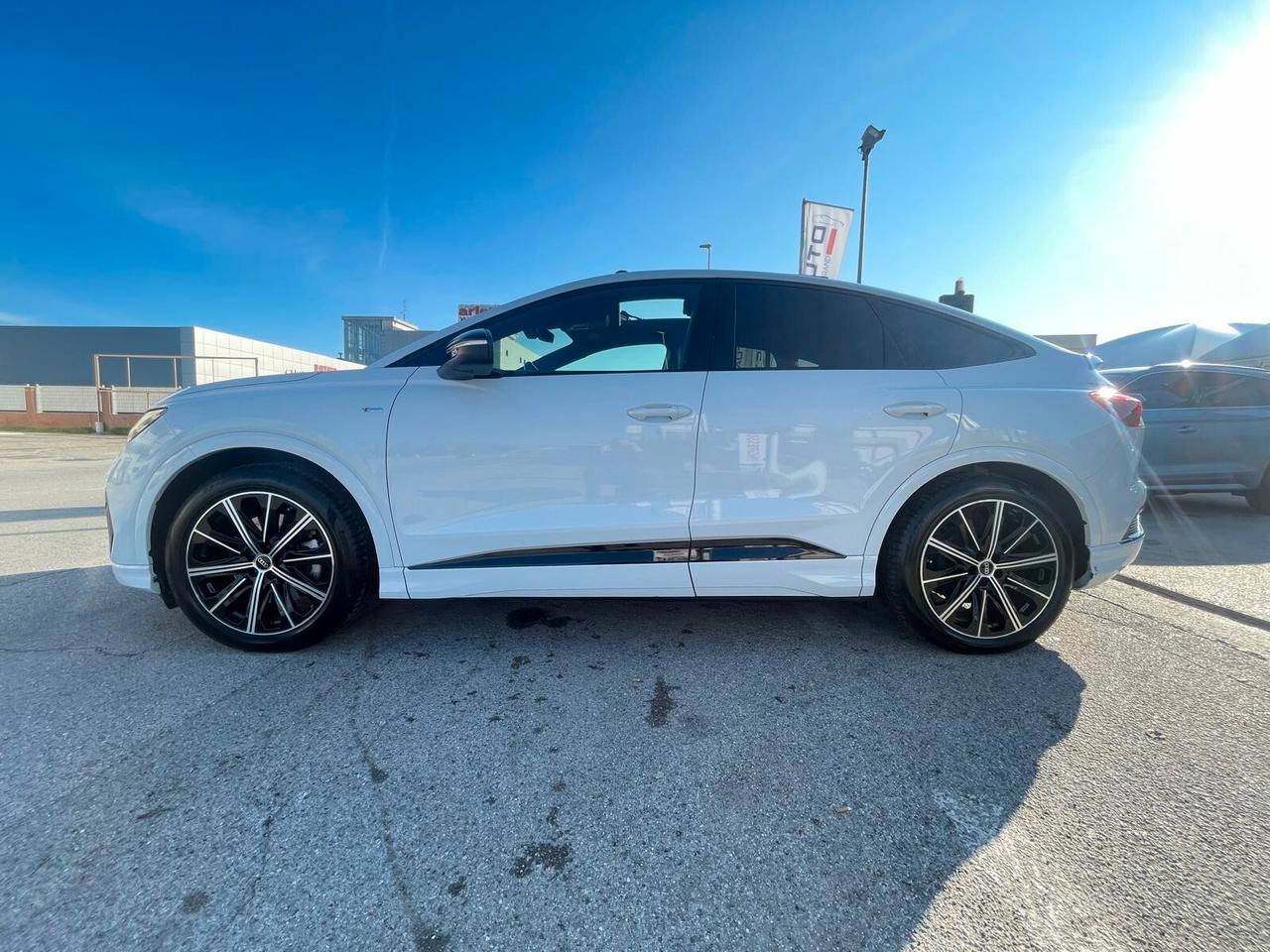 Audi Q4 50 e-tron quattro S line edition