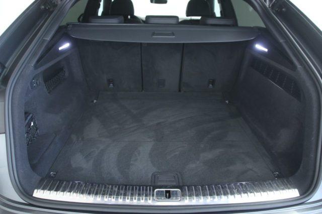 AUDI Q8 50 TDI 286 CV quattro S-line Black Edition