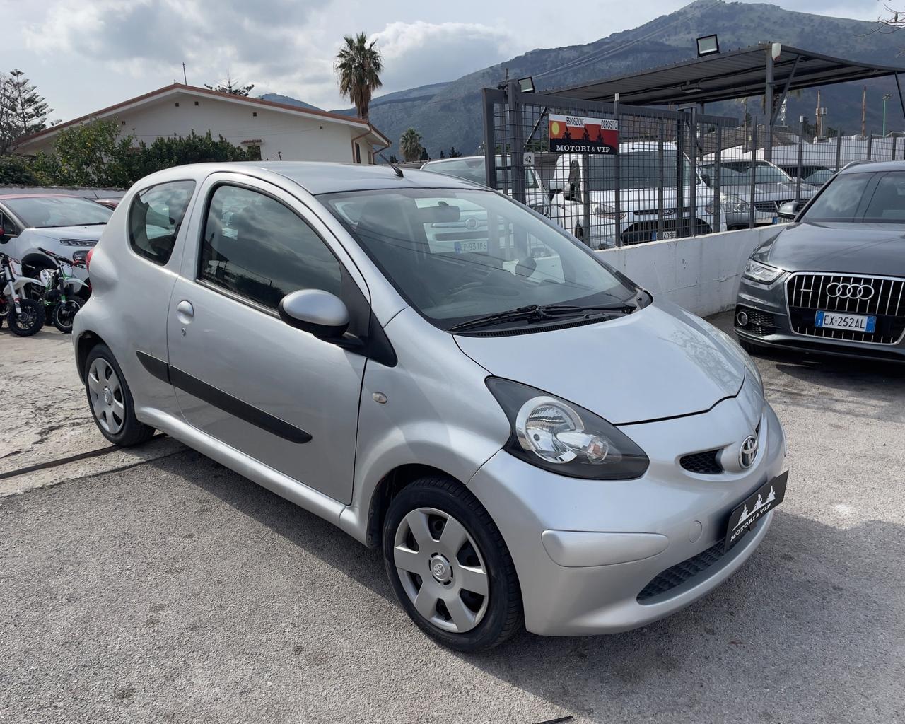 TOYOTA AYGO 1.0 12V VVT-i 3 porte Sol