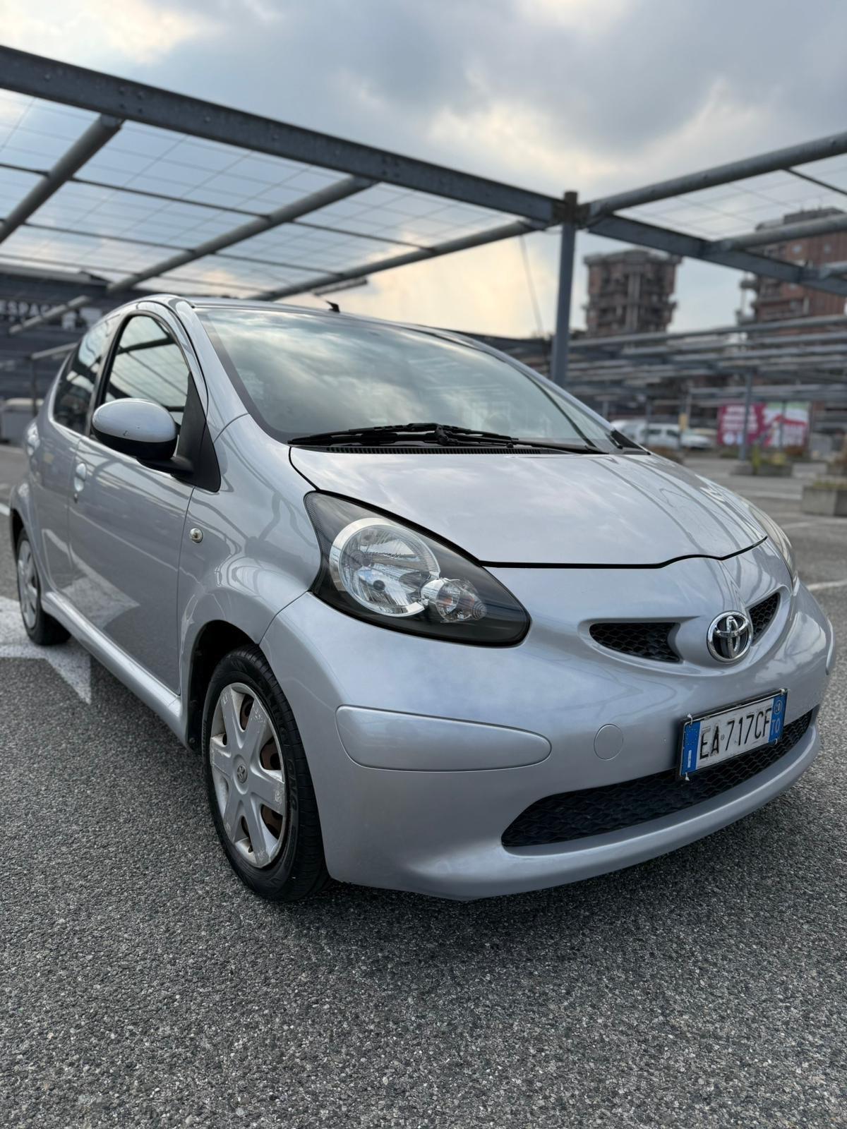 Toyota Aygo 1.0 12V VVT-i 5 porte Sol