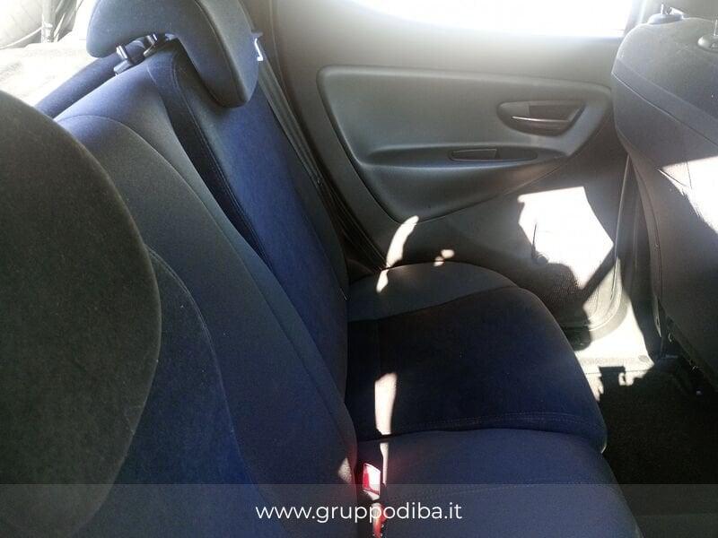 Lancia Ypsilon III 2011 Benzina 0.9 t.air Silver ecochic metano 80cv E6