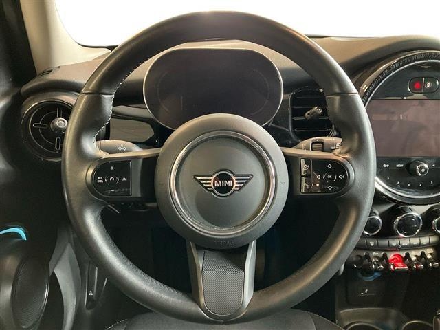 MINI Mini 5 Porte 1.5 Twin Power Turbo Cooper Essential