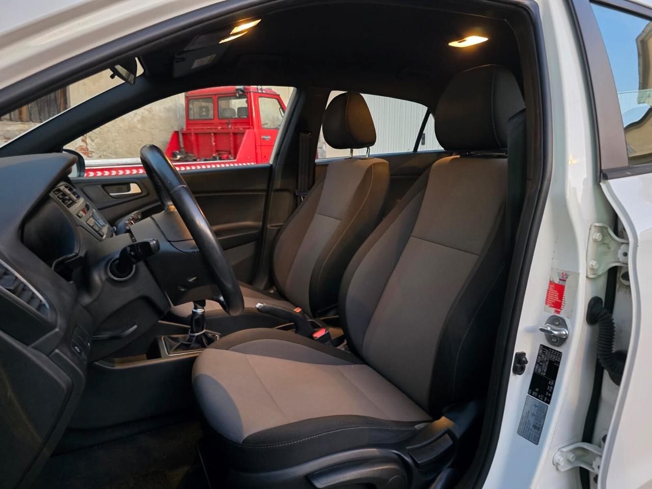 Hyundai i20 1.2 84 CV 5 porte Comfort unico proprietario garanzia 12 mesi accetto permute