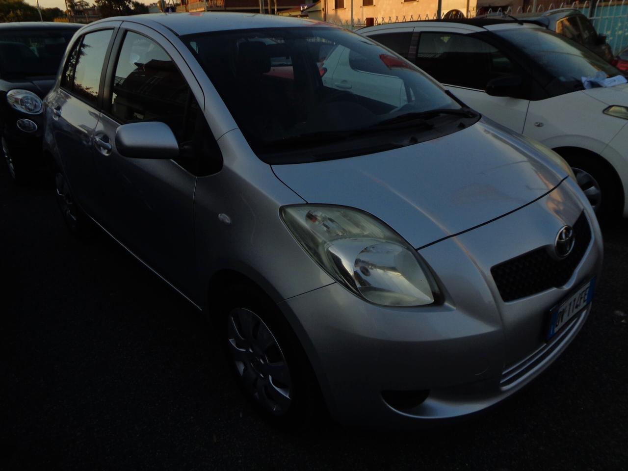 Toyota Yaris 1.0 5 porte Sol