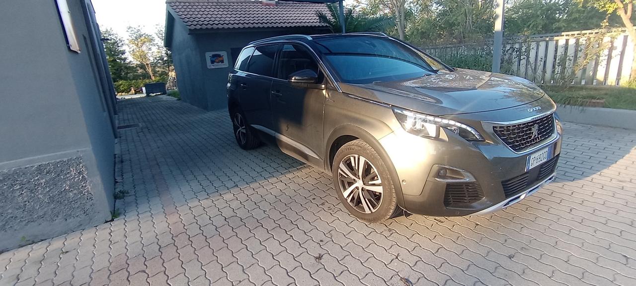 PEUGEOT 5008 BlueHDi 130 S&S EAT8 GT Line
