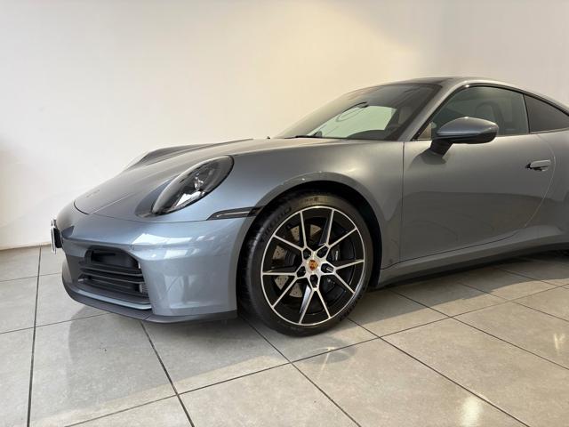PORSCHE 992 Carrera