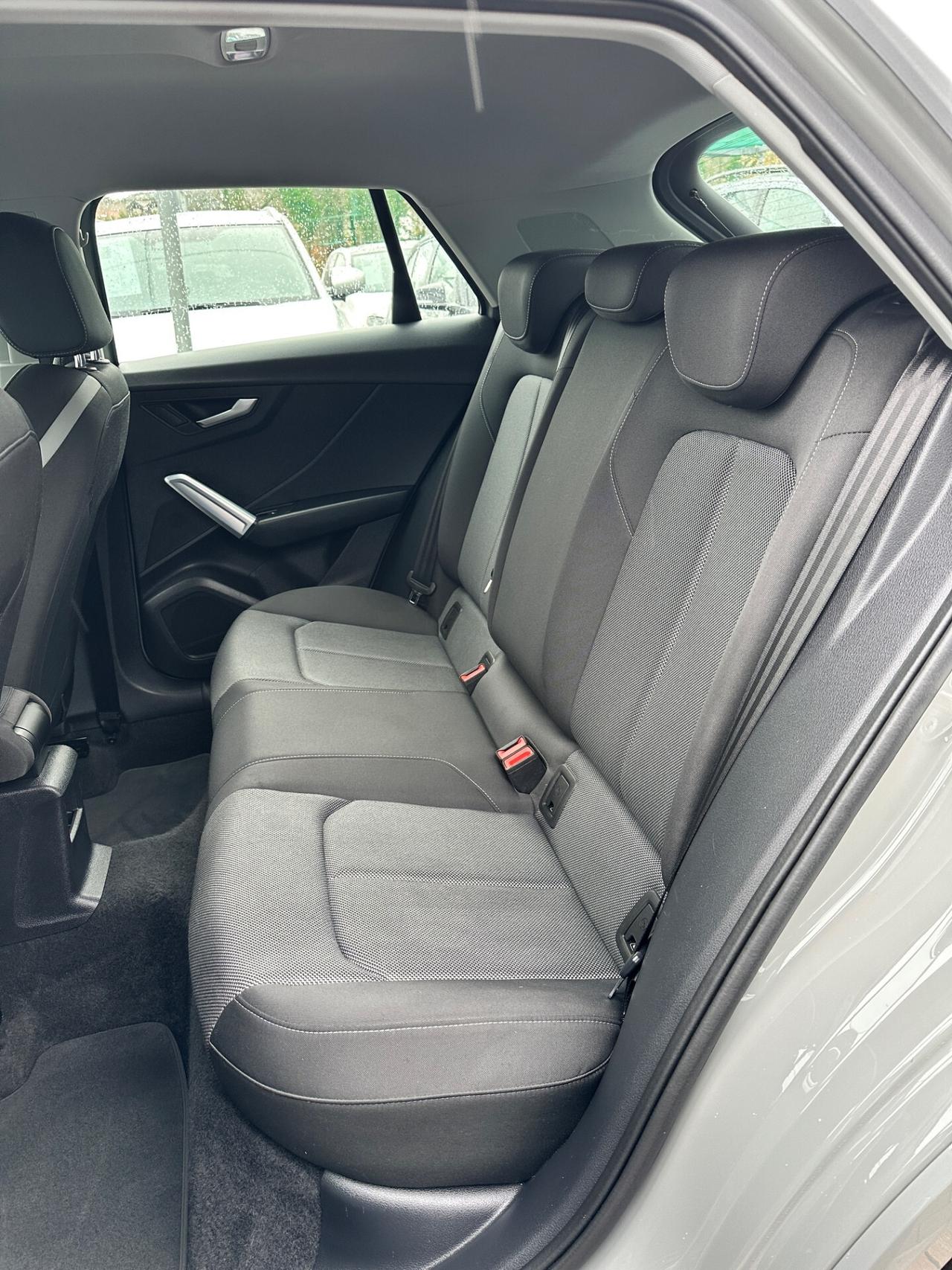 Audi Q2 35 TDI S tronic Identity Black