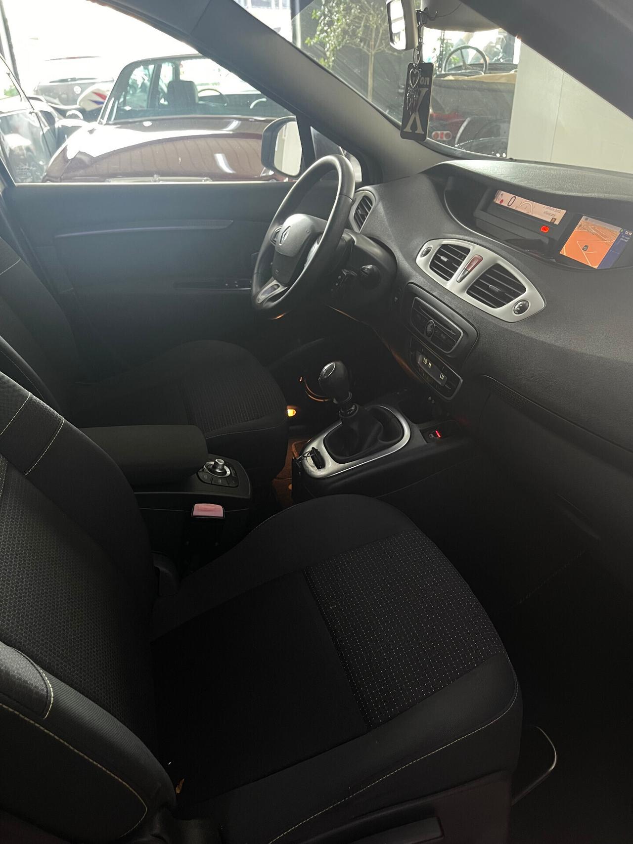 Renault Scenic X-Mod 1.9 dCi 130CV Luxe