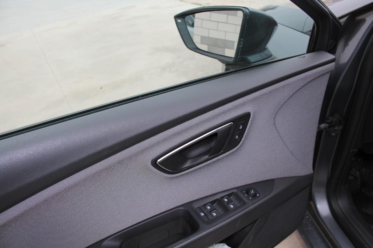 Seat Leon 1.6 TDI ST Style (KW 85 CV 115 Neopatentati)