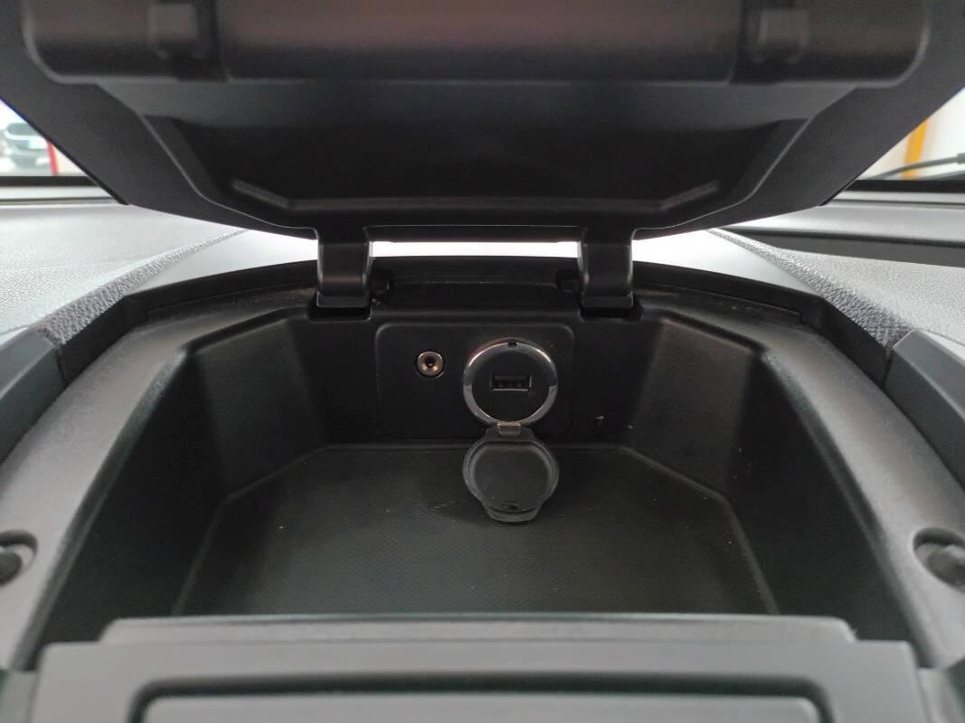 Ford Tourneo Courier 100cv plus