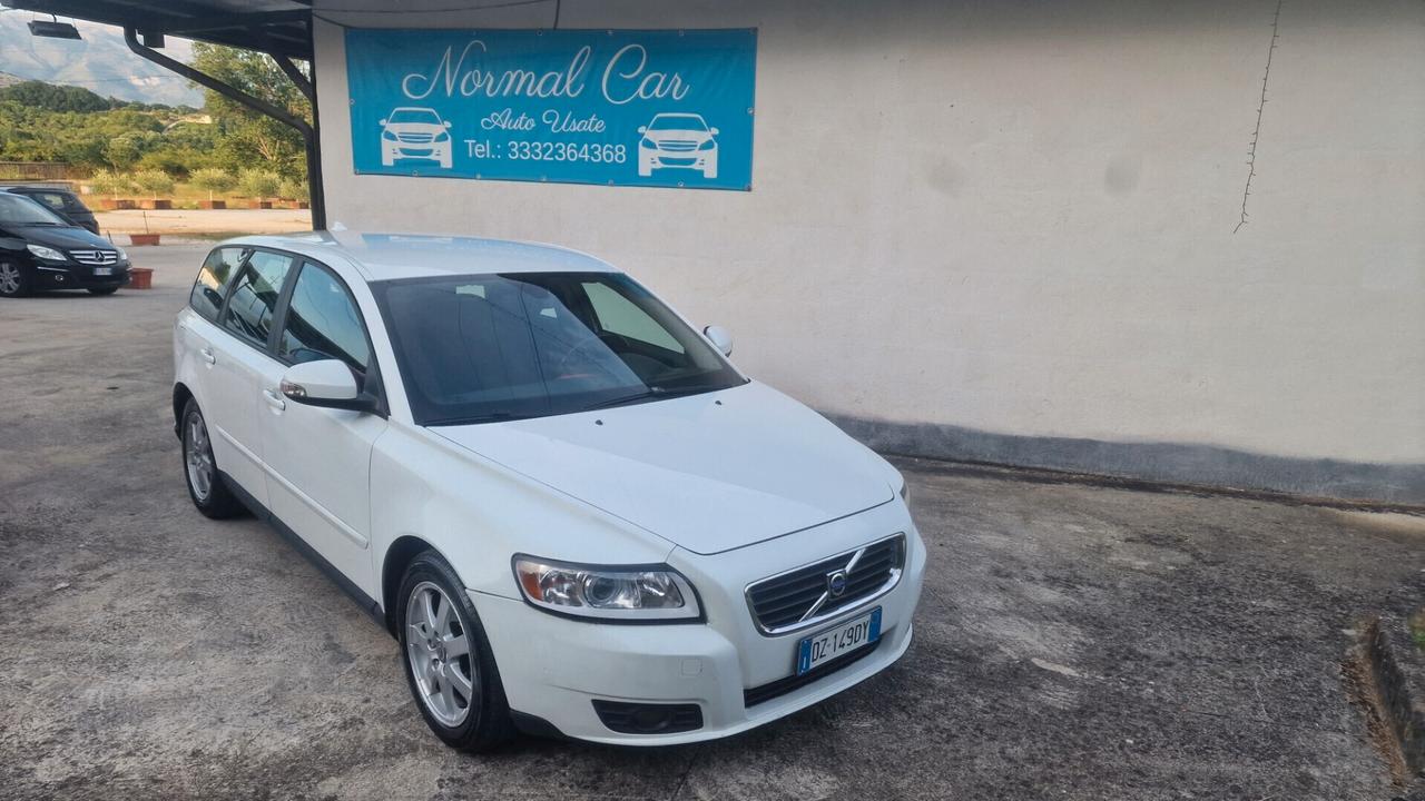 Volvo V50 1.6 D DRIVE cat R-Design "130.000 Km"