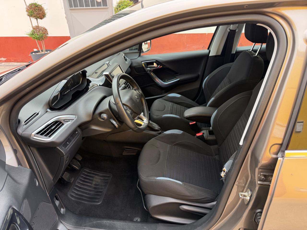 Peugeot 208 1.2 VTi 5 porte Navigatore - 2012