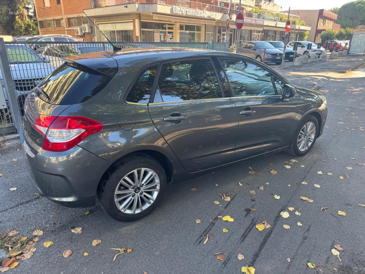 Citroen C4 1.6 benzina neopaten garanzia 12 mesi